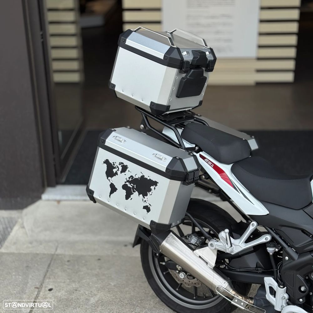 Benelli TRK 251 - 3
