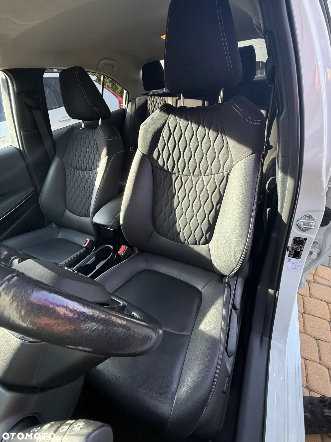 Toyota Corolla 1.8 Hybrid Executive - 24
