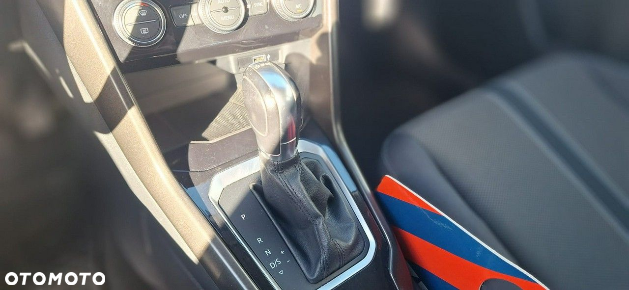 Volkswagen T-Roc - 15