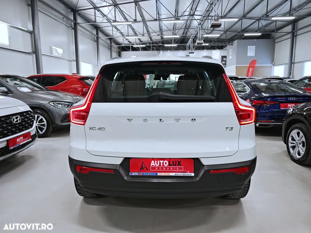 Volvo XC 40 T3 AT8 Momentum - 26