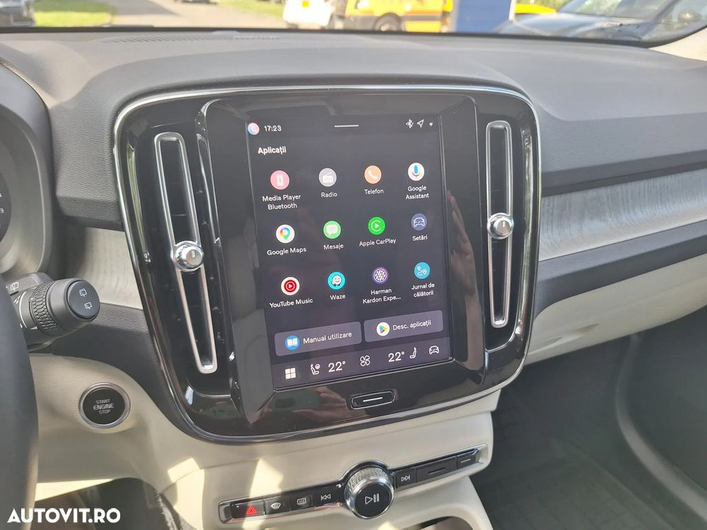 Volvo XC 40 B3 AT FWD MHEV Plus Dark - 32