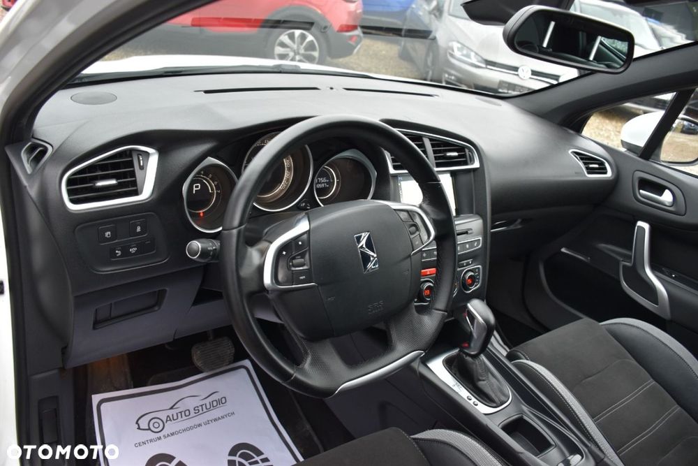 DS Automobiles DS 4 Crossback - 12