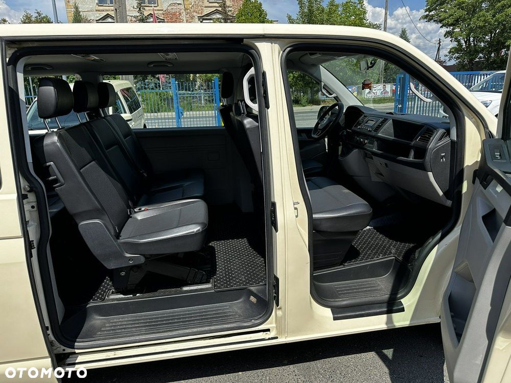 Volkswagen Caravelle - 9