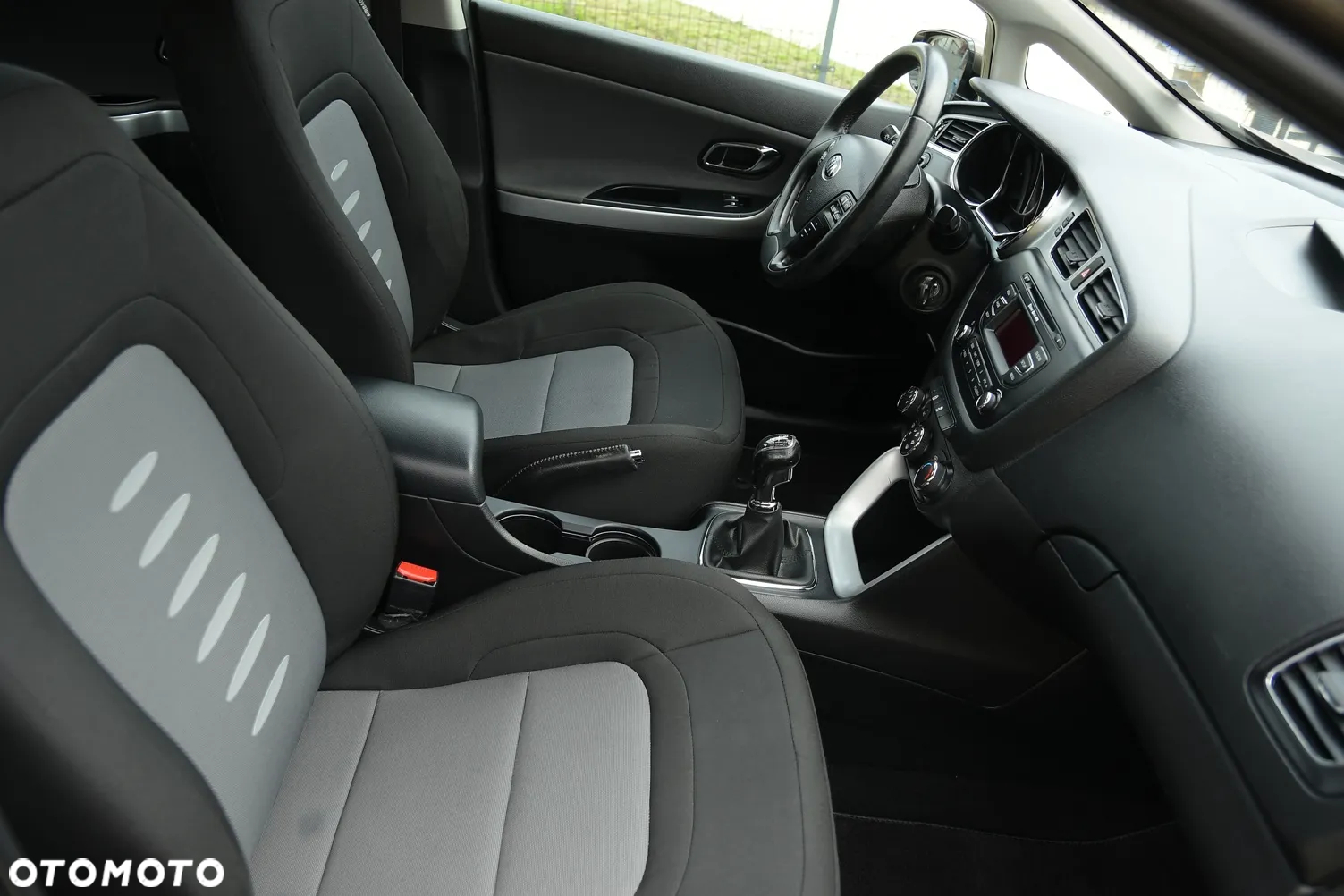Kia Ceed 1.6 GDI Dream-Team Edition - 18