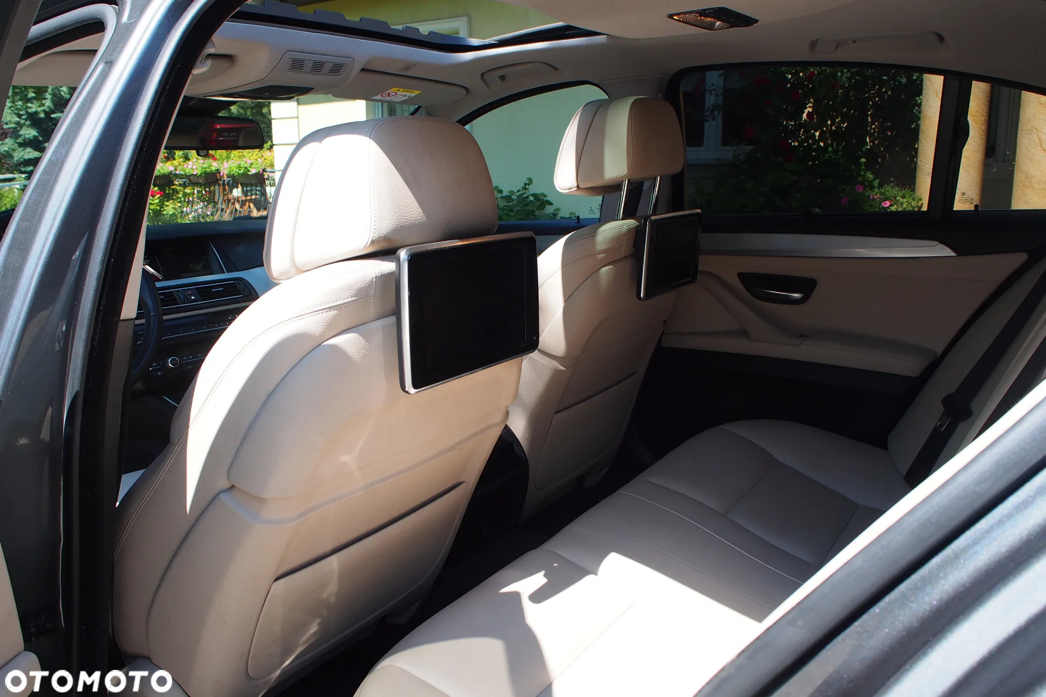 BMW Seria 5 520d - 24