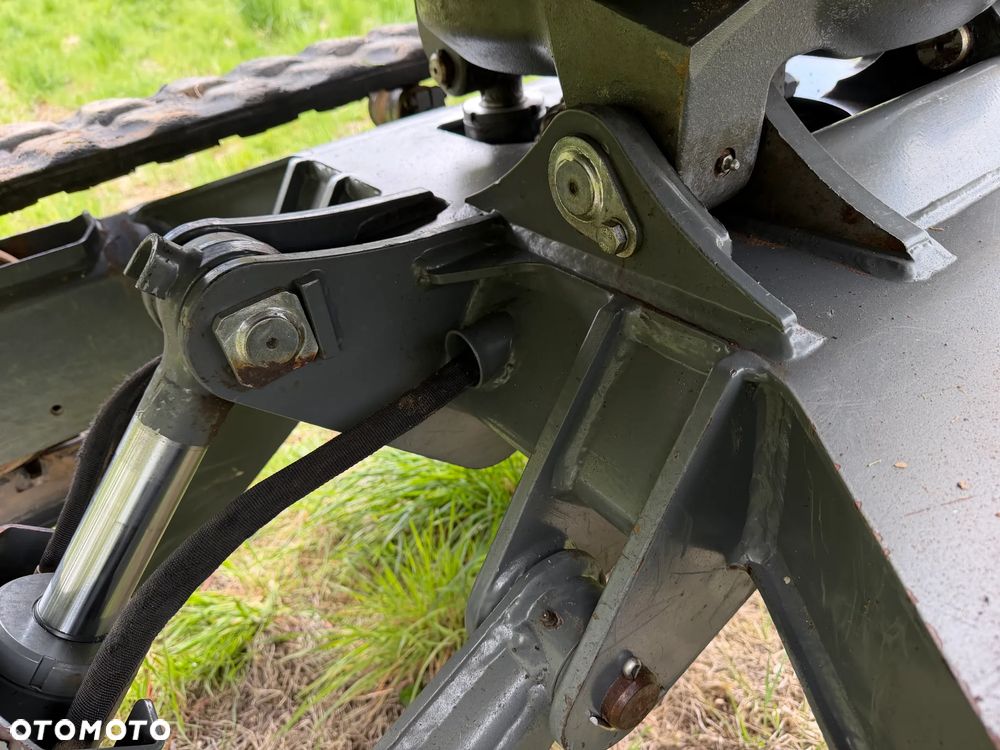 Wacker Neuson ET24 Koparka Gąsienicowa 2,6 tony. z VDS. 2021rok- 2300 Mtg Poziomowanie VDS silnik Yanmar. Maszyna Pochodzi z Norweskiej szkółki roślinnej. 2x drzwi ORYGINAŁ. Jak Nowa z salonu zero luzów i wycieków. Aktualna DEKRA. 2x oryginalna Łyżka. Szybka wolna jazda. Dodatkowe Linie Hydrauliczne na młot i wiertnice. Zaczep kulka na lemieszu. OKAZJA - 32