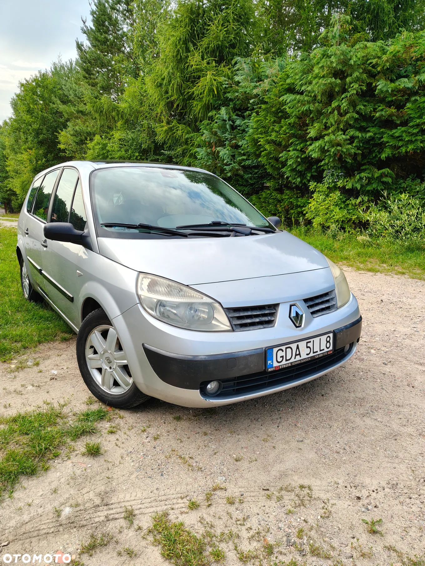 Renault Grand Scenic - 1