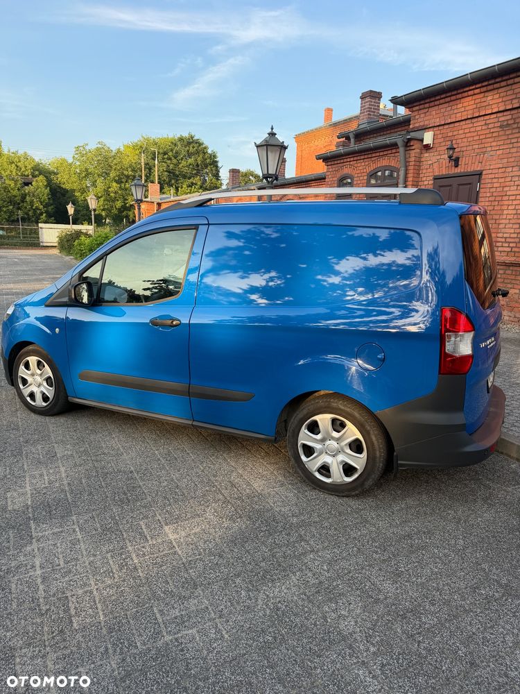Ford transit courier - 3