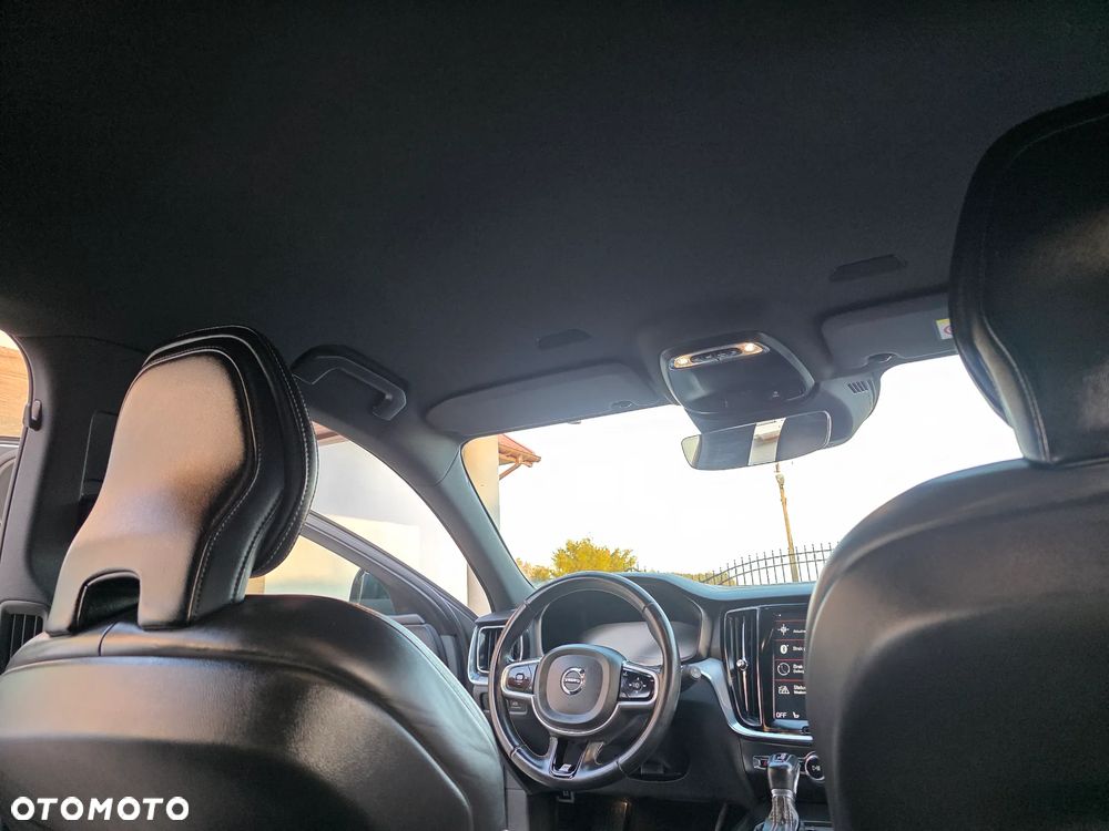 Volvo V60 D4 R-Design - 7