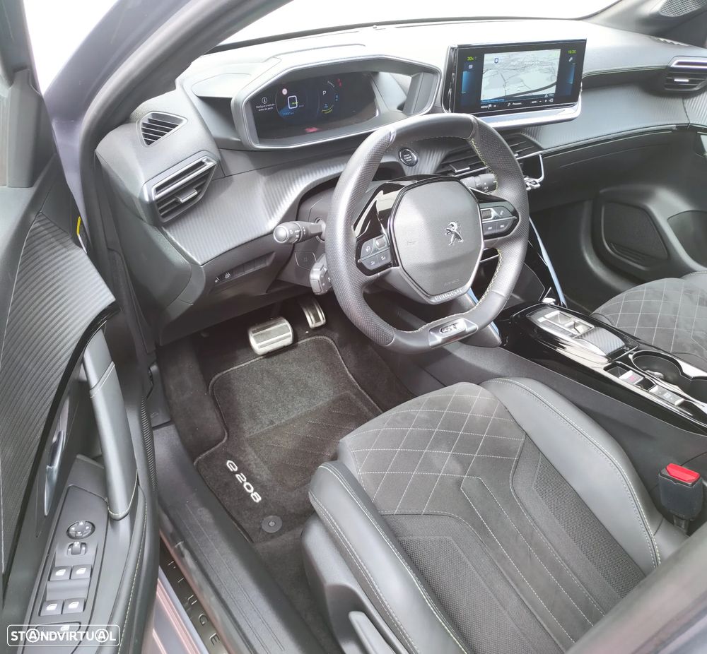 Peugeot e-208 GT - 19