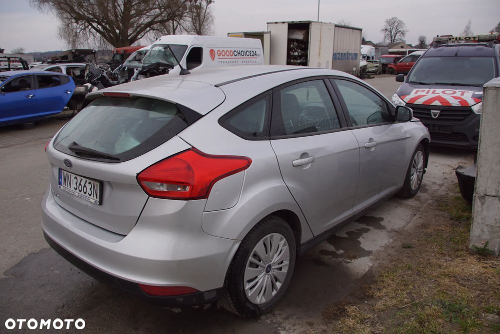 Auto na części - Ford Focus MK3 Lift 1.5 TDCI 95 KM GM5Q-6006-AA AV6R-7F096-GG ZJNC 2019R Silnik Skrzynia Drzwi Maska Błotnik Klapa Zderzak Lusterko Klamka Lampa Szyba Deska Kokpit Sterownik Moduł Czujnik Licznik Wyświetlacz Panel Kierownica - 7