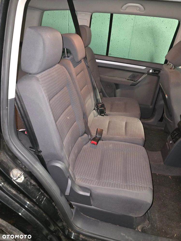 Volkswagen Touran 2.0 FSI Highline - 3