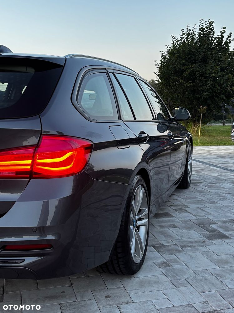 BMW Seria 3 330i xDrive Luxury Line Purity sport - 3