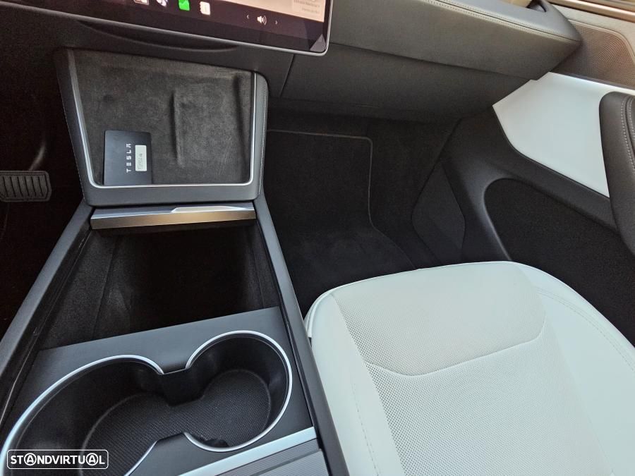 Tesla Model Y Long Range Dual Motor AWD - 37