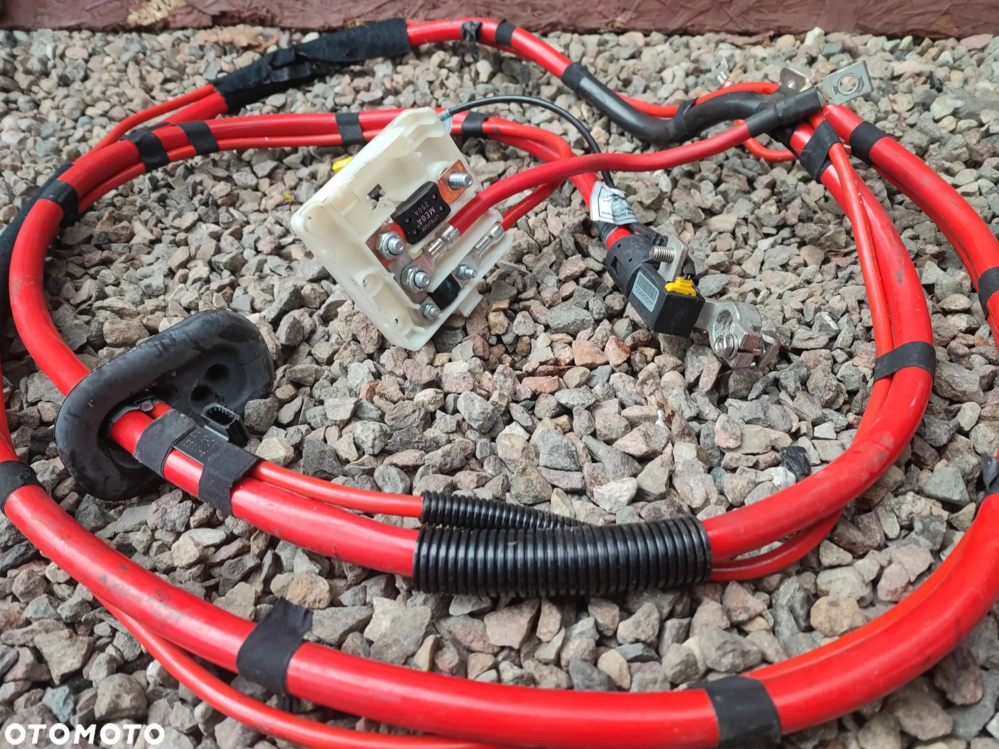 BMW E46 ORYGINALNY KOMPLETNY KABEL AKUMULATORA PLUSOWY NA TYŁ + KLEMA + BEZPIECZNIK O NR. 61 12 8 373 945 OEM W BARDZO DOBRYM STANIE DO SILNIKÓW BENZYNOWYCH - 3