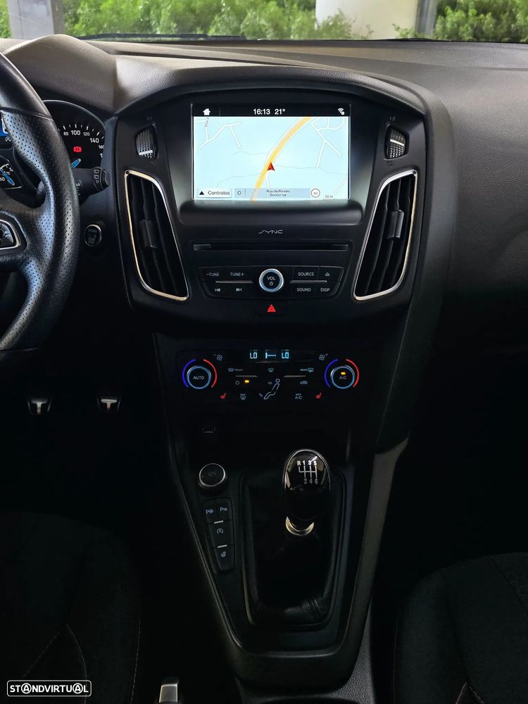 Ford Focus 1.0 EcoBoost S&S ST-LINE - 20