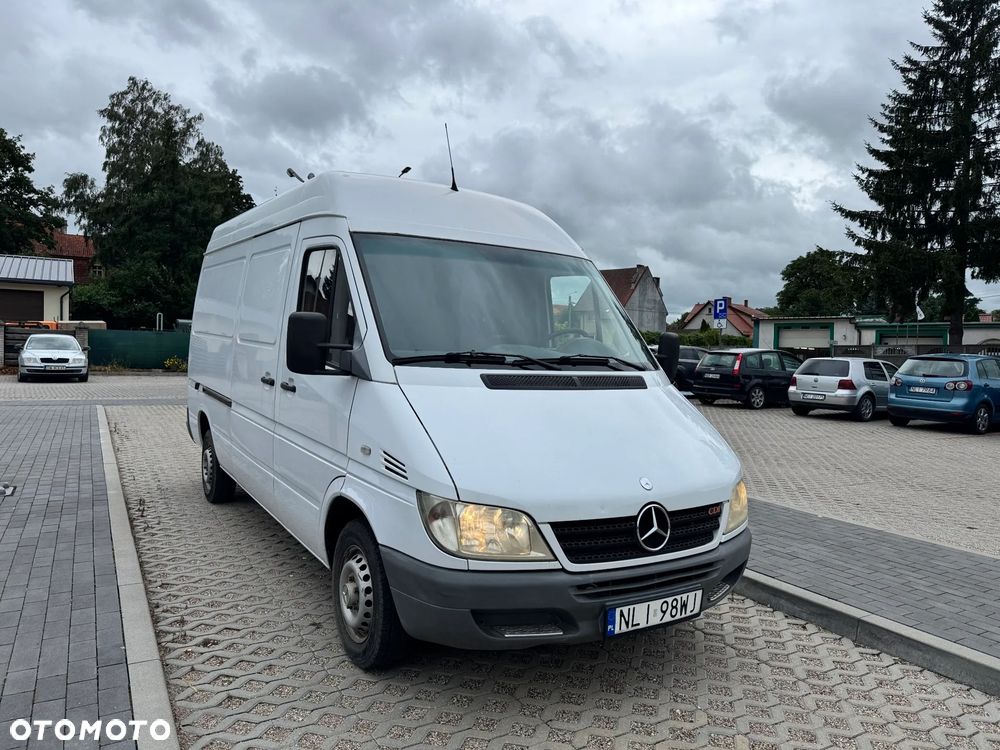 Mercedes-Benz Sprinter - 5