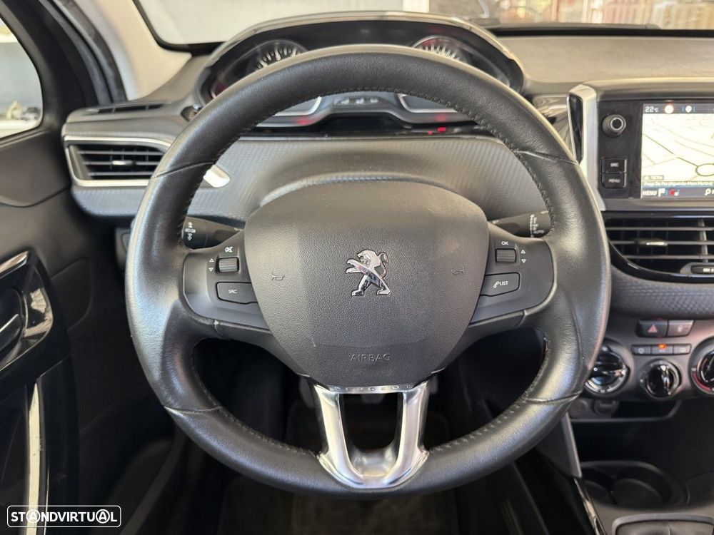 Peugeot 2008 1.2 PureTech Style - 12