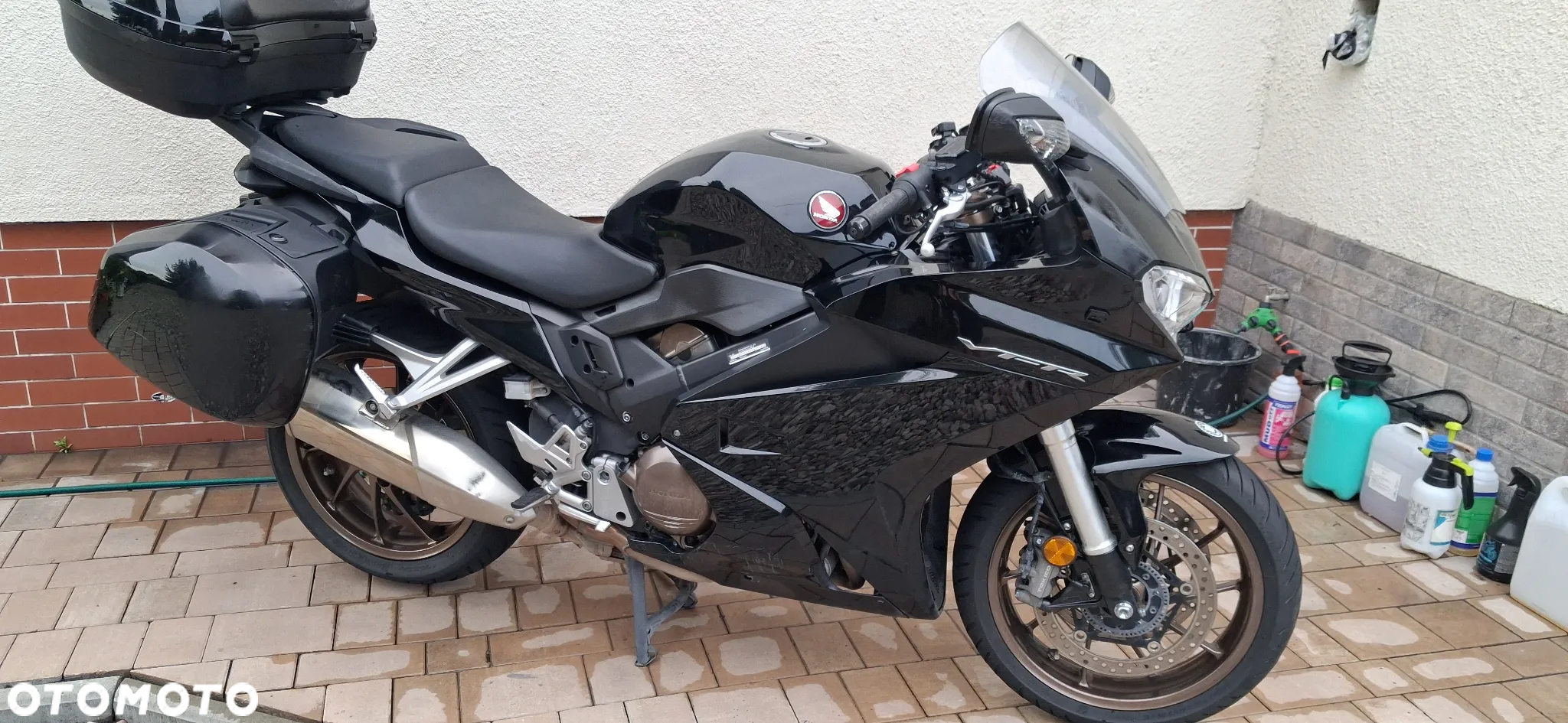 Honda VFR - 2