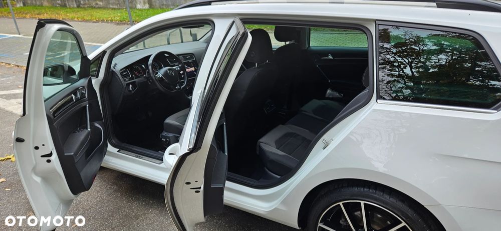 Volkswagen Golf - 6