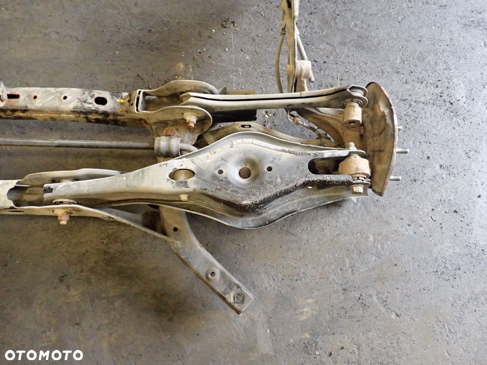 SANKI WÓZEK KOŁYSKA TYŁ HYUNDAI I30 III KOMBI - 15