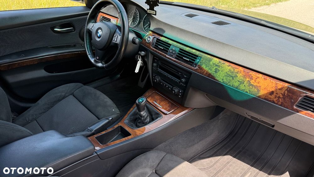 BMW Seria 3 320d - 22