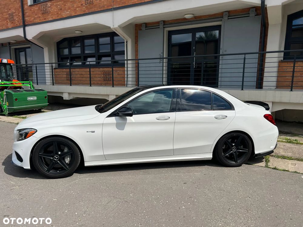 Mercedes-Benz Klasa C AMG 43 4Matic 9G-TRONIC - 3