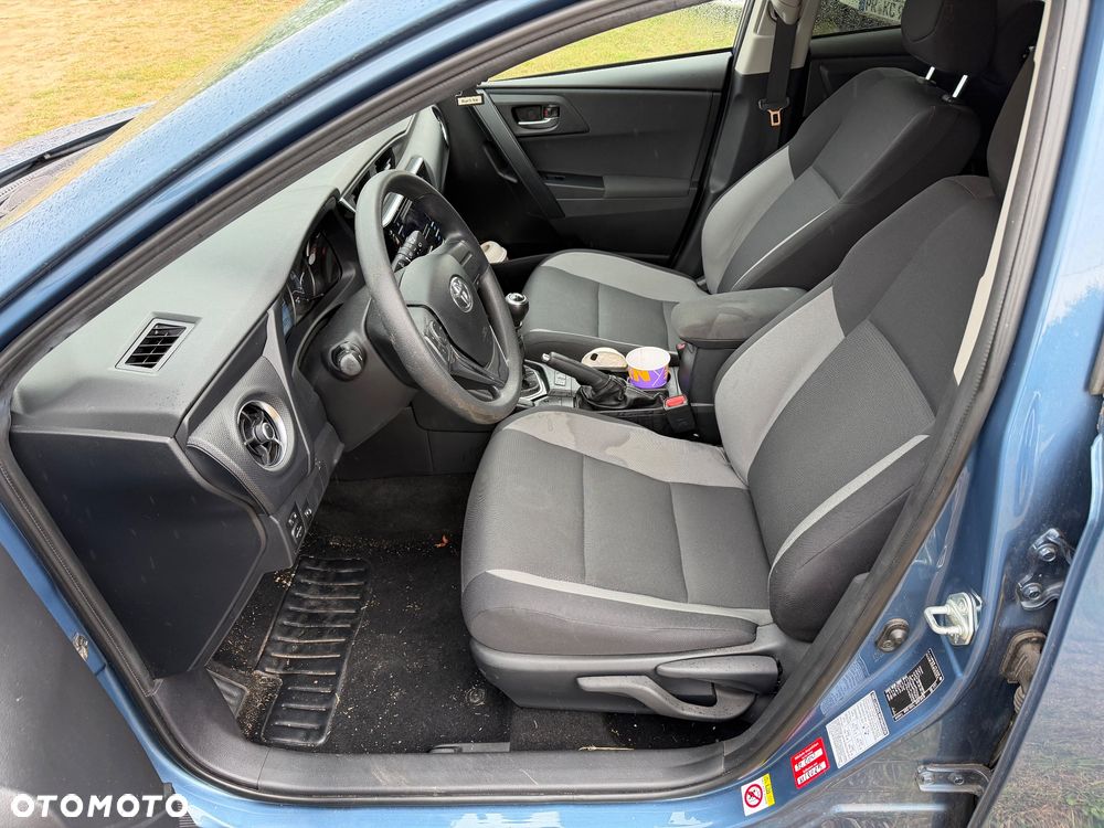 Toyota Auris - 15
