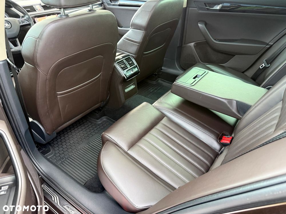 Skoda Superb 2.0 TDI SCR L&K DSG - 19