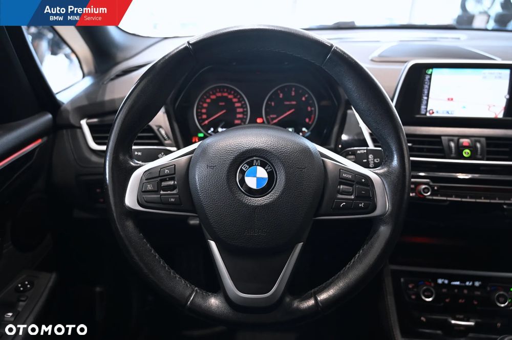 BMW Seria 2 218d - 10