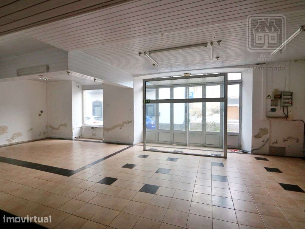 ÁREA COMERCIAL para ARRENDAR - centro da cidade de Ponta Delgada, I... - Grande imagem: 5/8