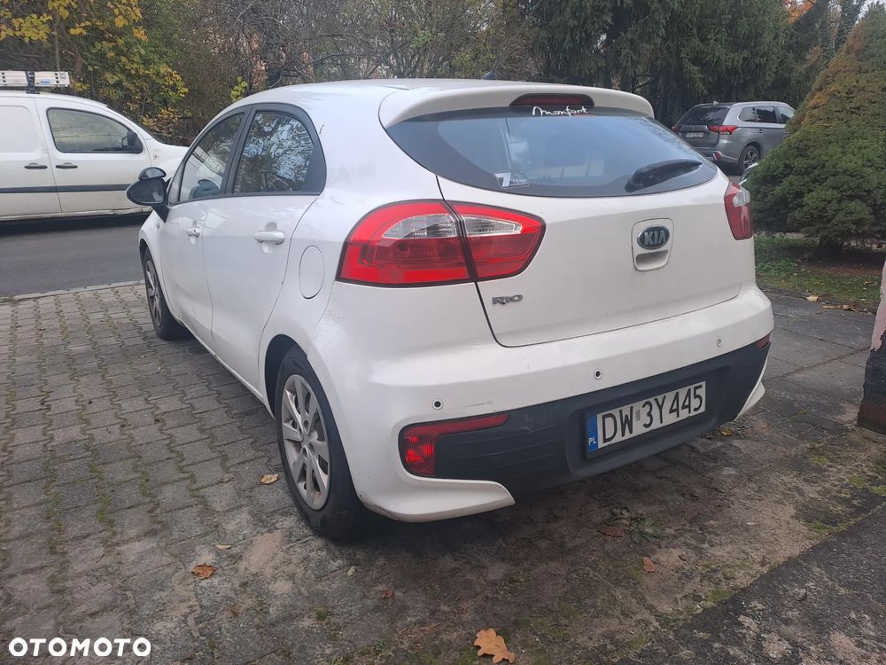 Kia Rio - 3