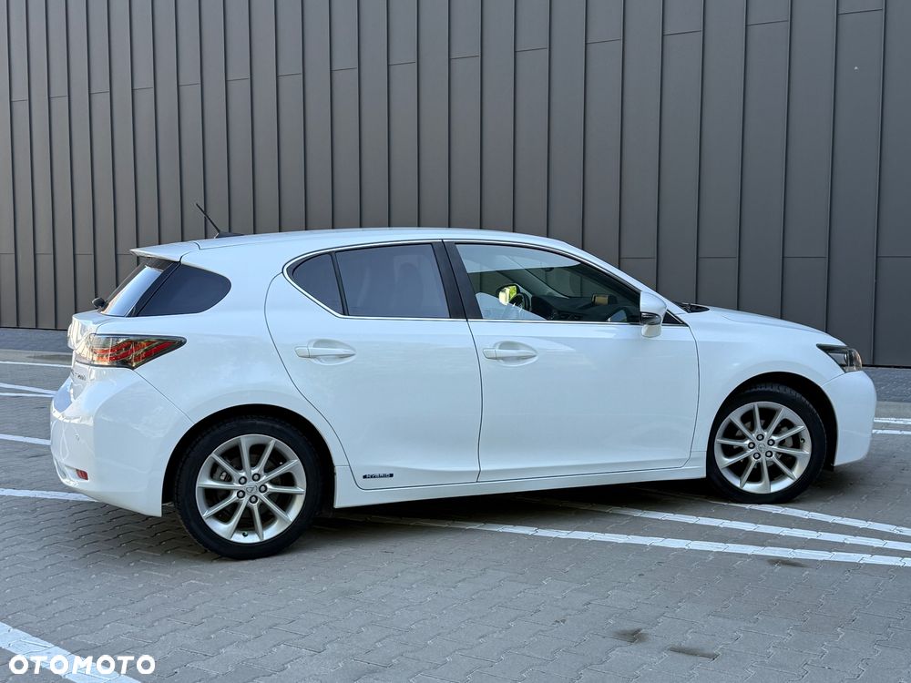 Lexus CT 200h Prestige - 8