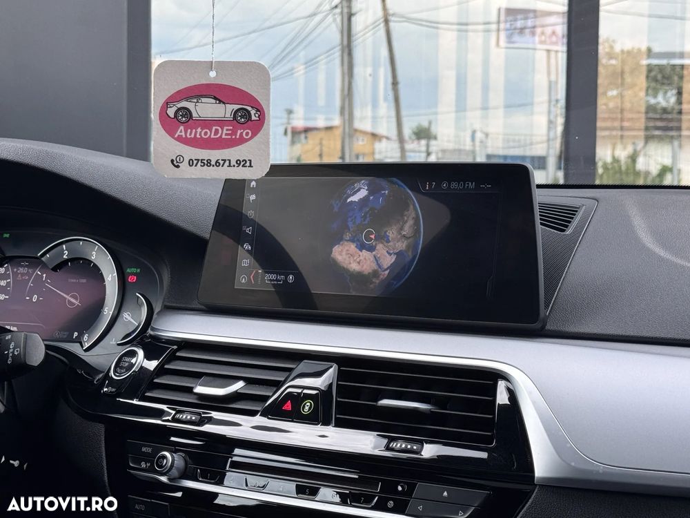 BMW Seria 5 520d AT - 11