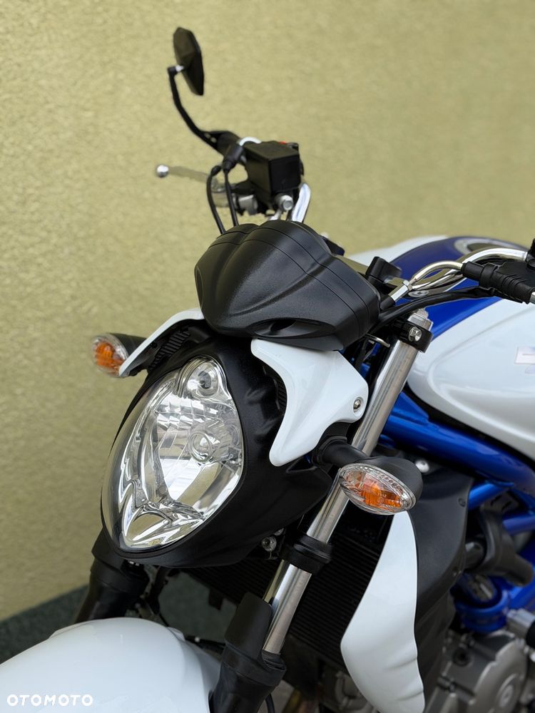 Suzuki Gladius - 28