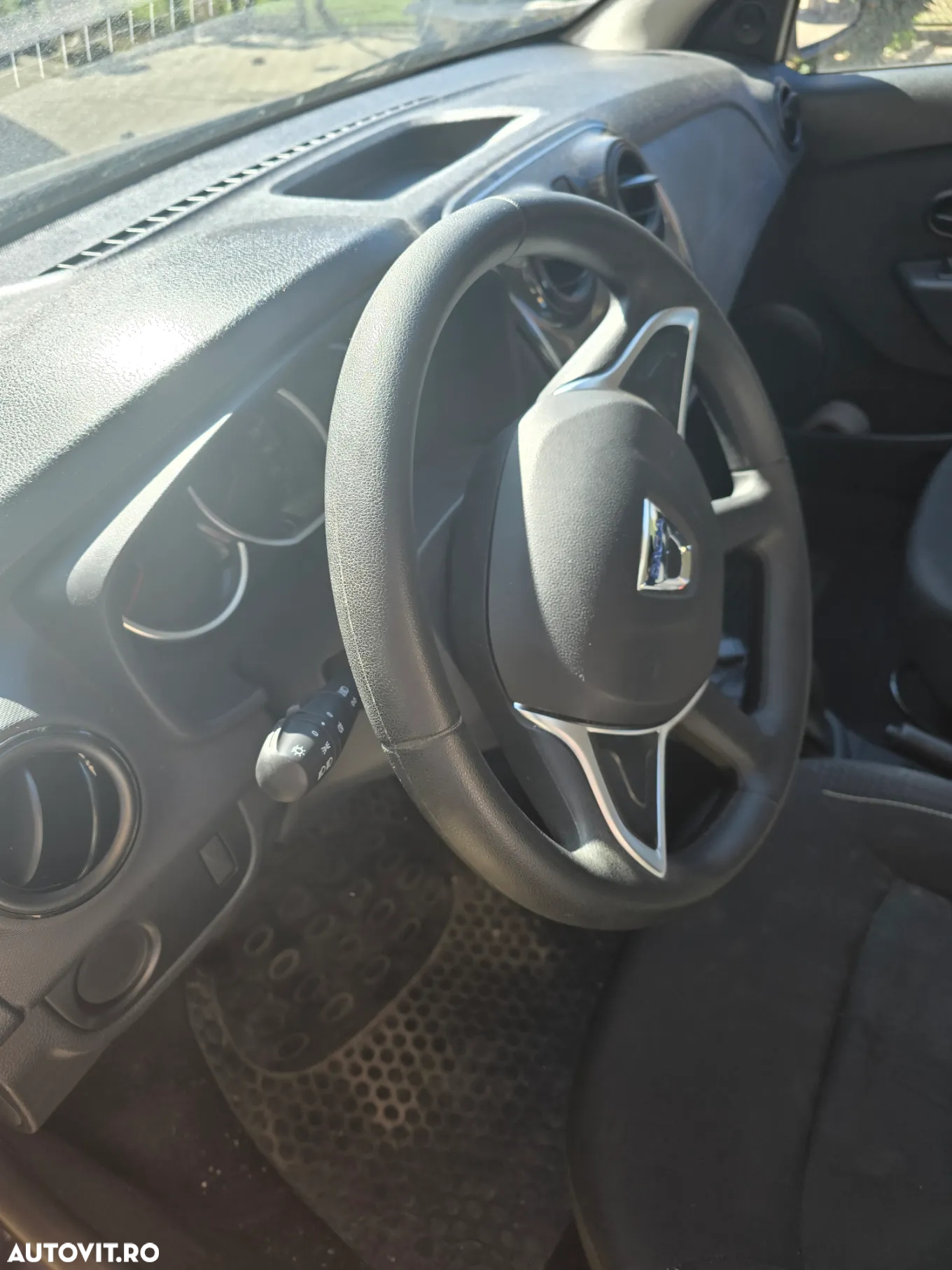 Dacia Sandero SCe 65 Essential - 4