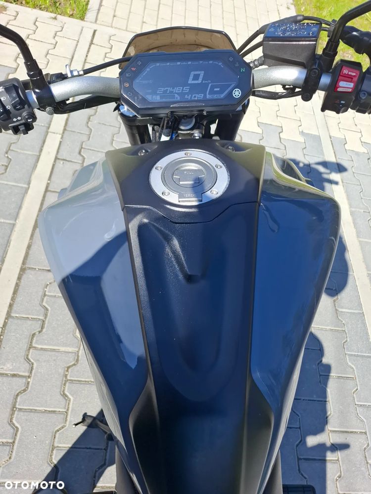Yamaha MT - 27