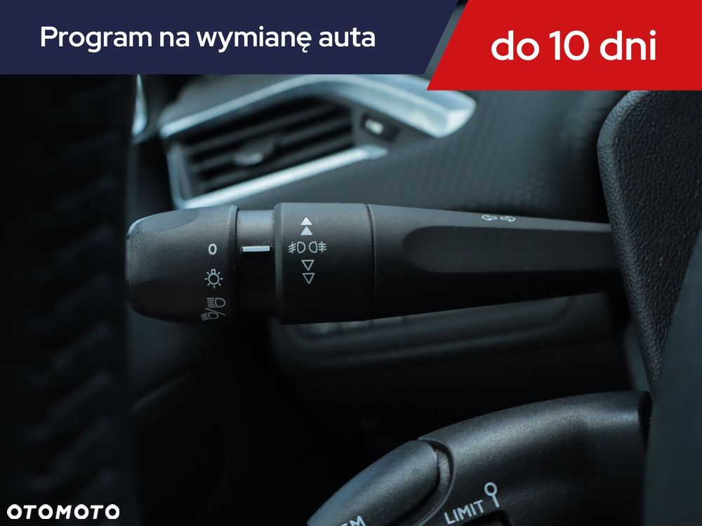 Peugeot 208 - 18