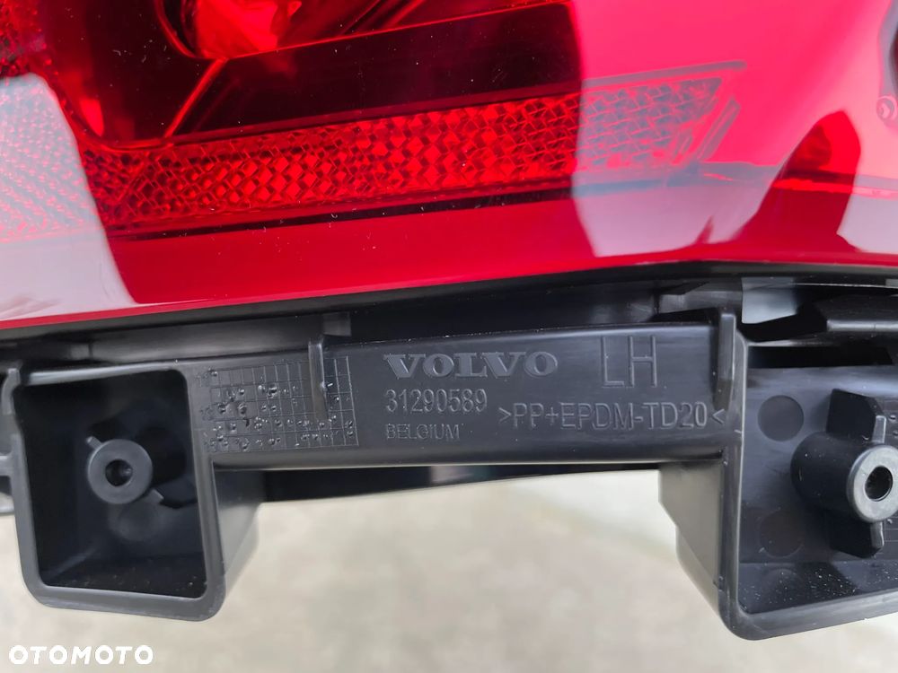 LAMPA TYLNA LEWA VOLVO V40 HB  2012-- NOWA AL LED - 4