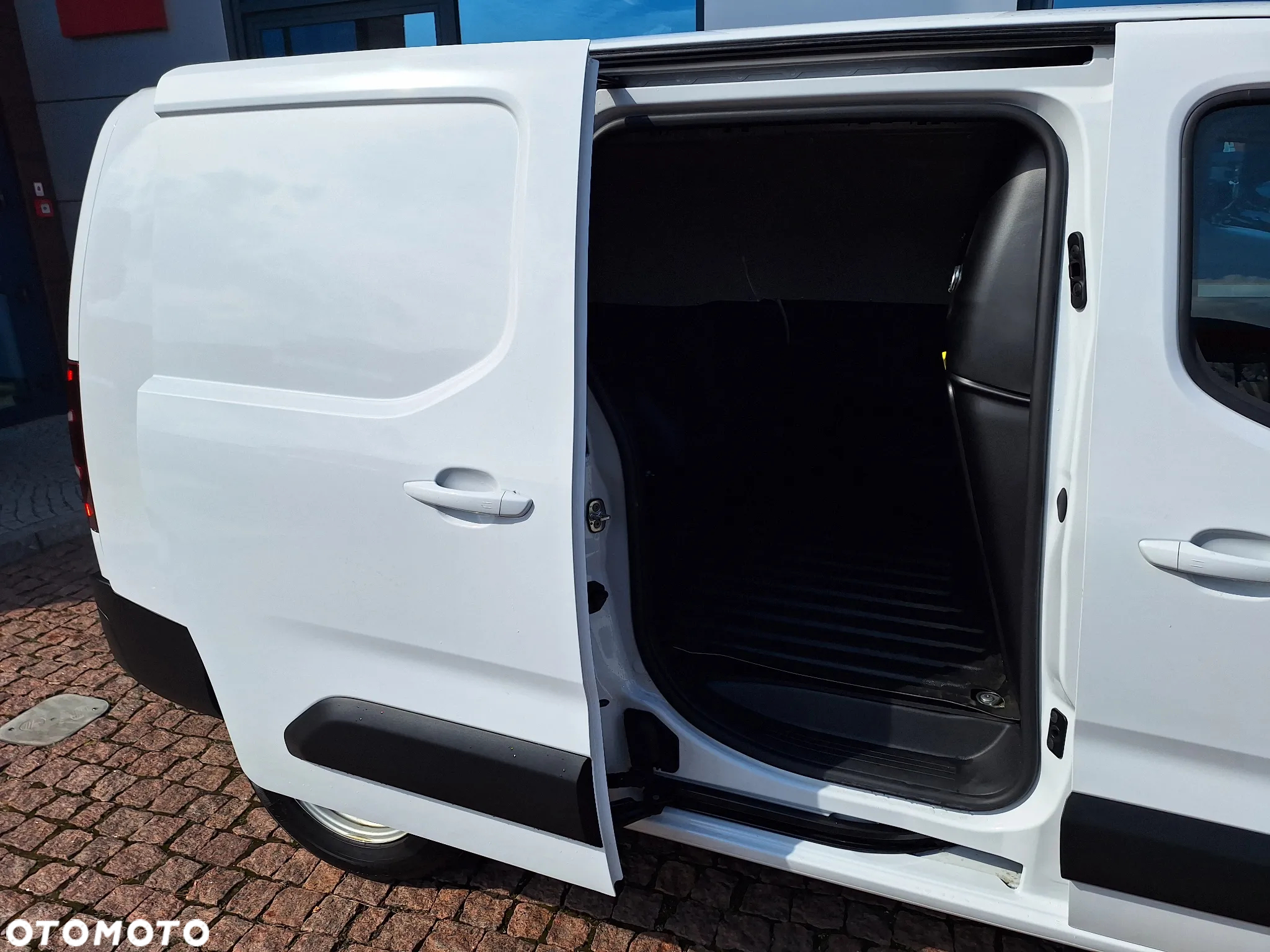 Peugeot Partner Furgon Long 950kg BlueHDi 100 KM S&S M6 - 14