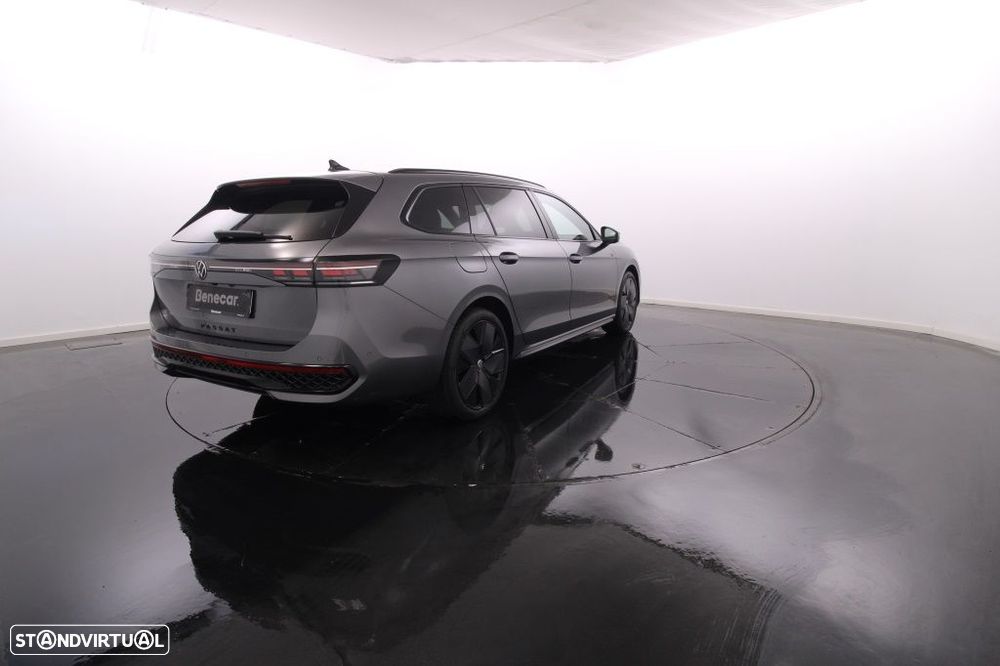 VW Passat Variant 1.5 TSI eHybrid R-Line DSG - 8