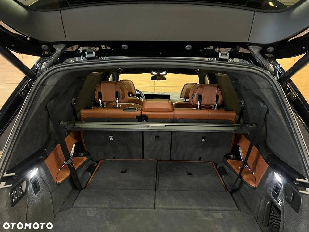 BMW X7 - 24