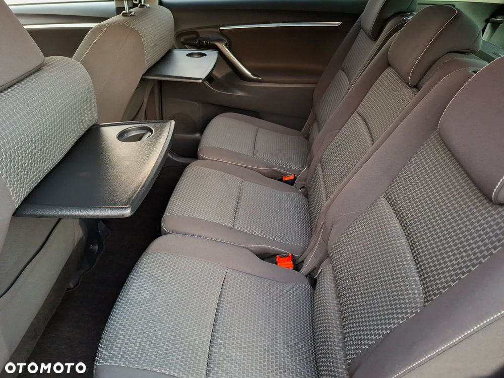 Toyota Verso - 24