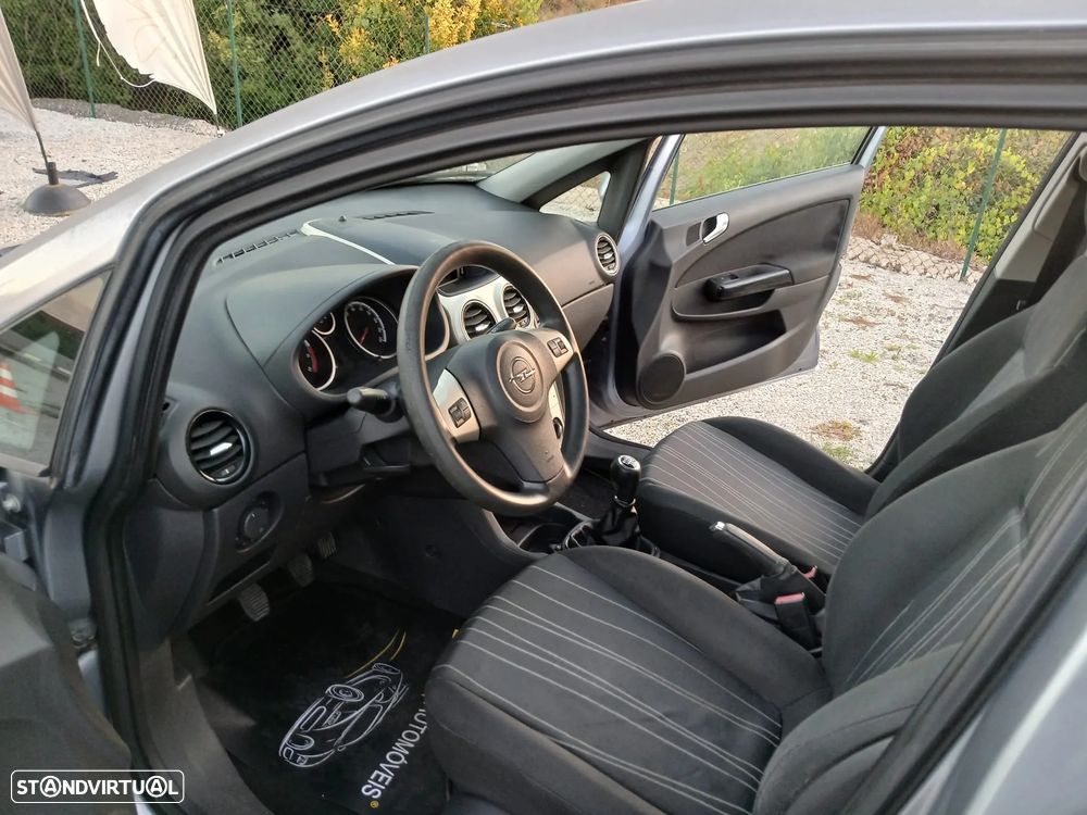 Opel Corsa 1.2 Cosmo - 3