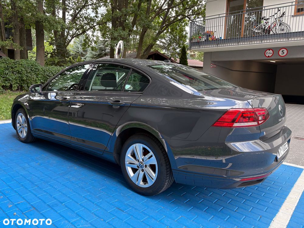 Volkswagen Passat - 10