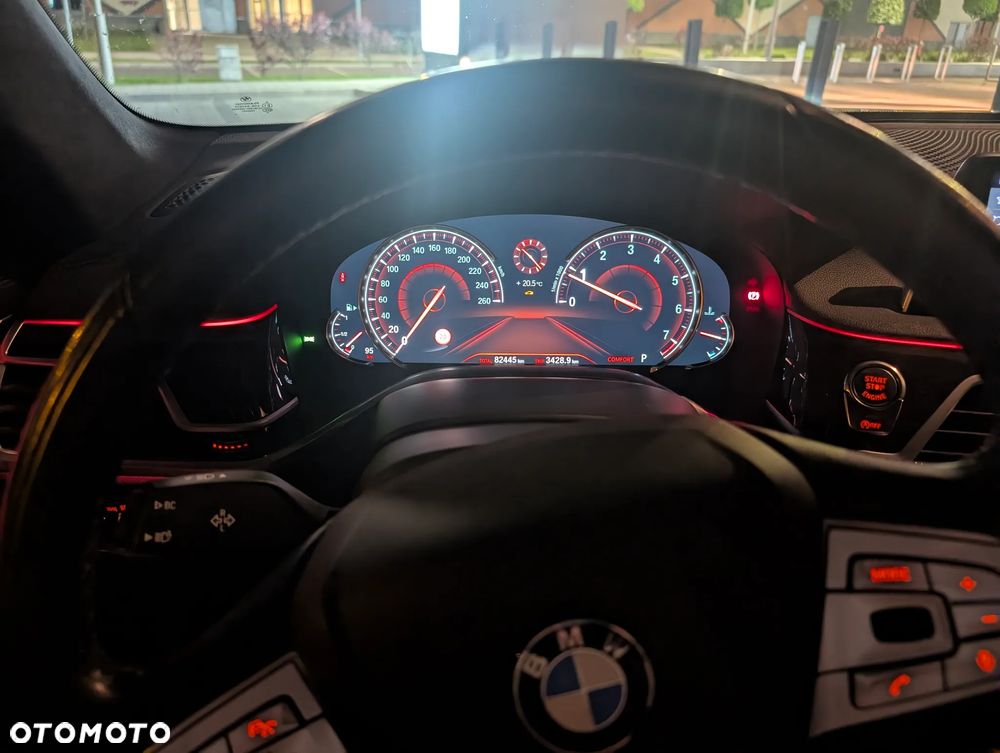 BMW Seria 7 750i xDrive - 12