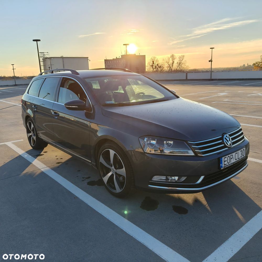 Volkswagen Passat - 1