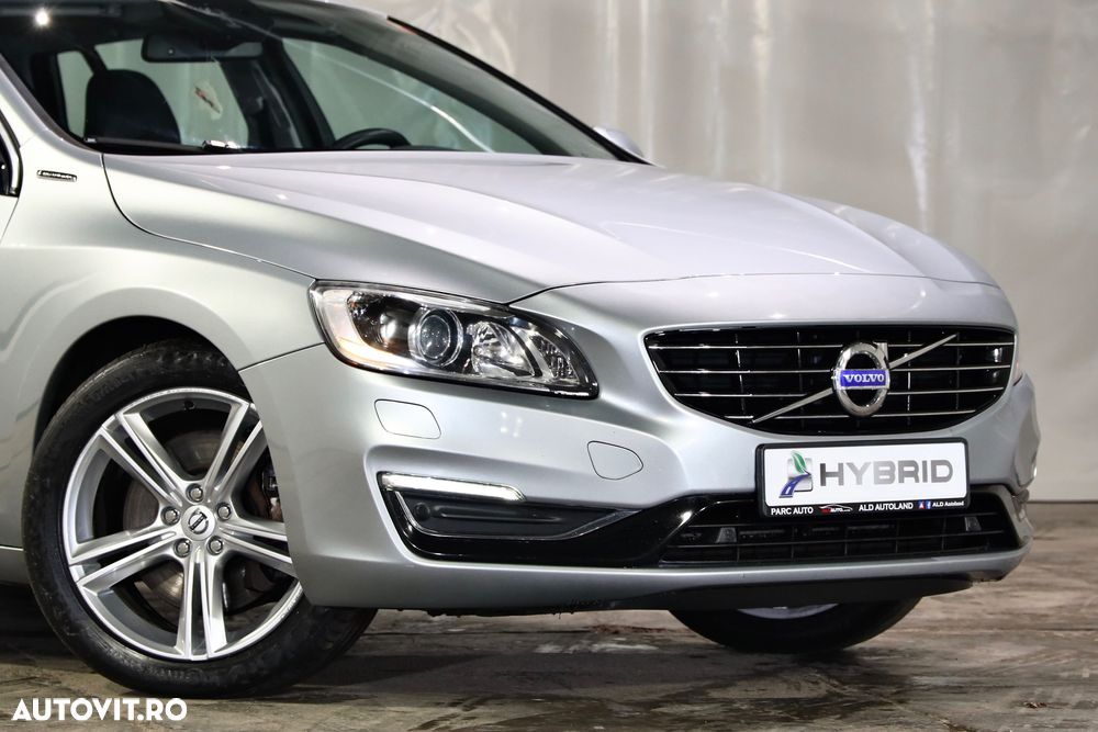 Volvo V60 D6 Plug-In-Hybrid AWD Geartronic Momentum - 31