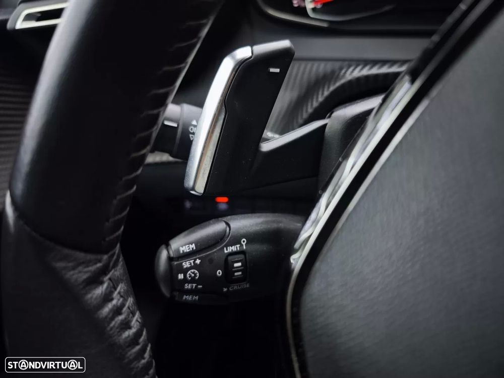 Peugeot 208 1.2 PureTech Allure Pack EAT8 - 26