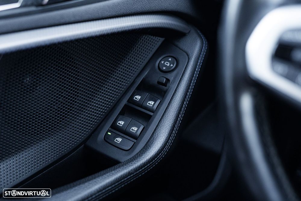 BMW 116 d Pack Desportivo M - 47